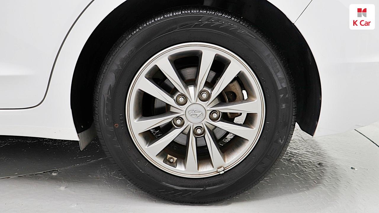 HYUNDAI The New Avante AD 1.6 Gasoline