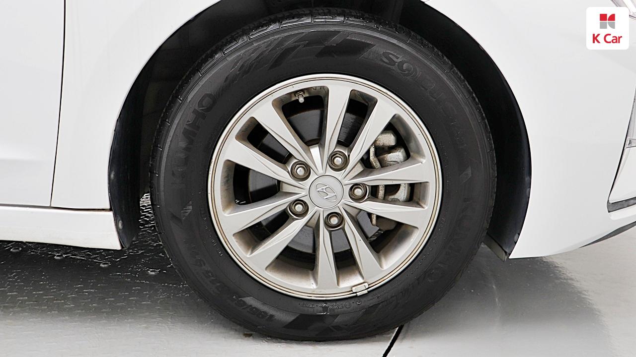 HYUNDAI The New Avante AD 1.6 Gasoline
