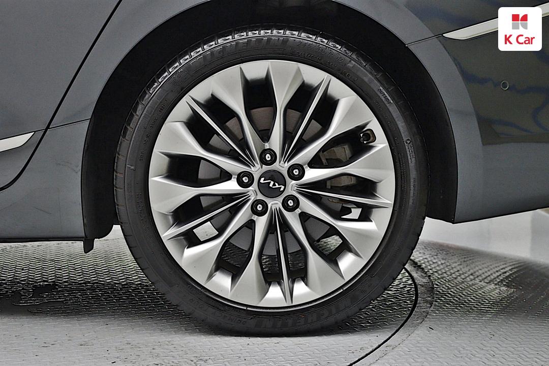 Kia K8 Gasoline 3.5 4WD Platinum 7
