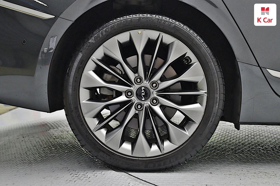 Kia K8 Gasoline 3.5 4WD Platinum 9
