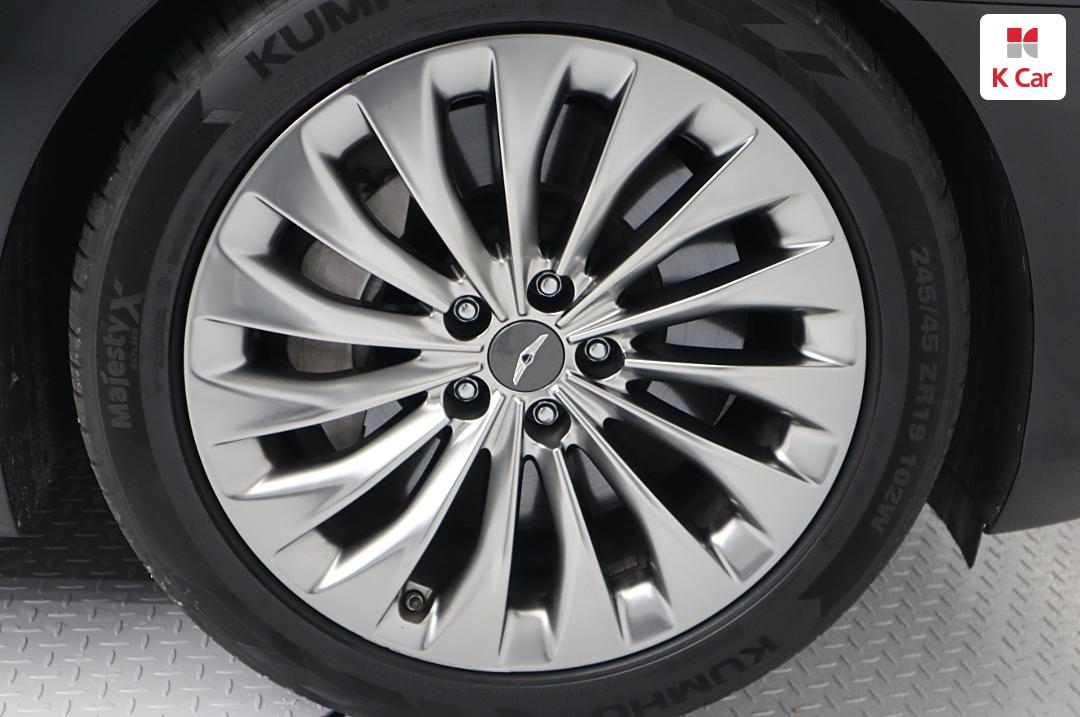 Genesis EQ900 3.3 T-GDI AWD Prestige 6