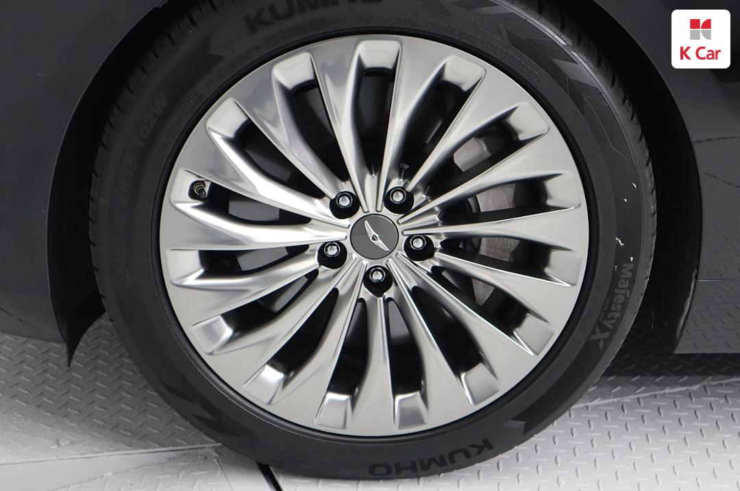 Genesis EQ900 3.3 T-GDI AWD Prestige 8