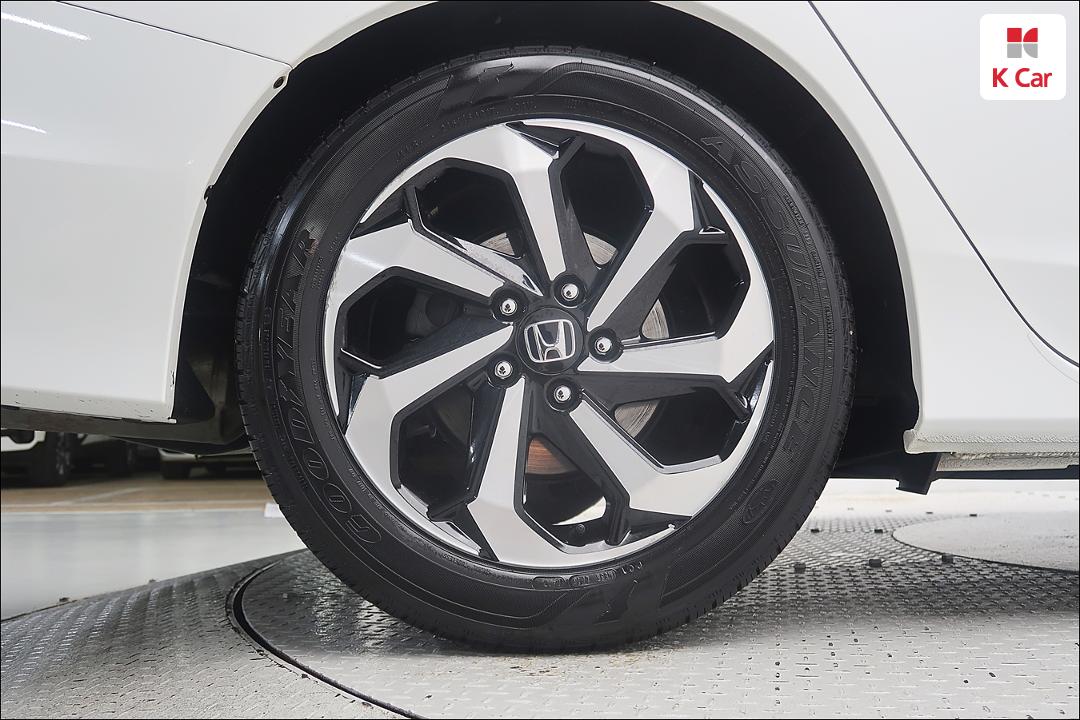 Honda Accord 2.4 9