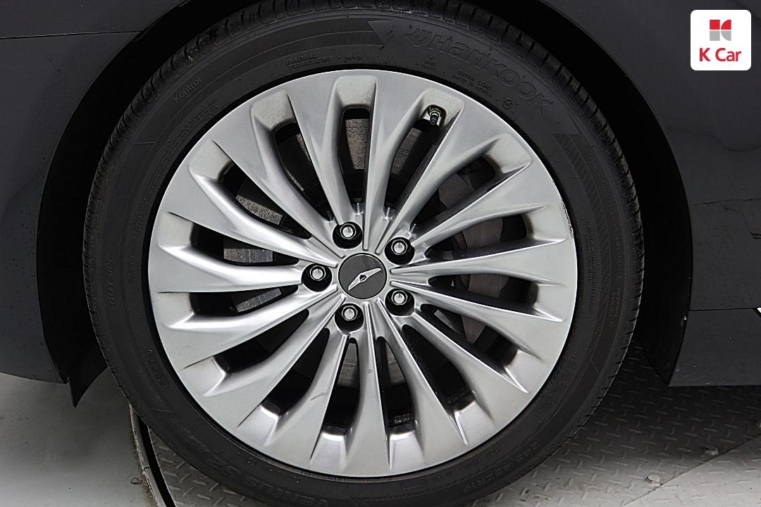 Genesis EQ900 3.8 GDI AWD Premium Luxury 6