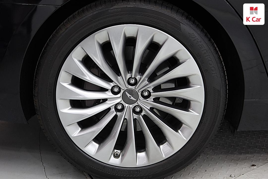 Genesis EQ900 3.8 GDI AWD Premium Luxury 9