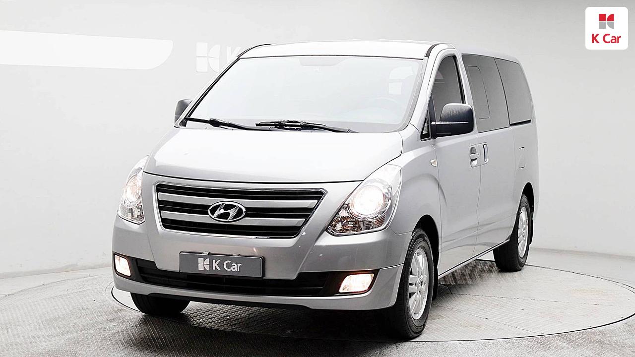 HYUNDAI Grand Starex 5-Seater Diesel Van