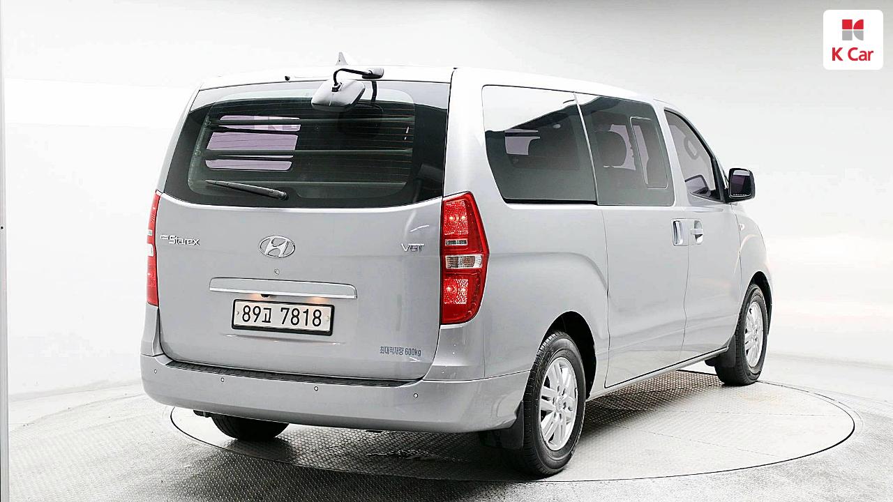 HYUNDAI Grand Starex 5-Seater Diesel Van