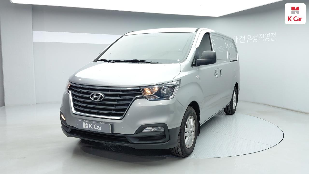 HYUNDAI The New Grand Starex 3-Seater Diesel Van