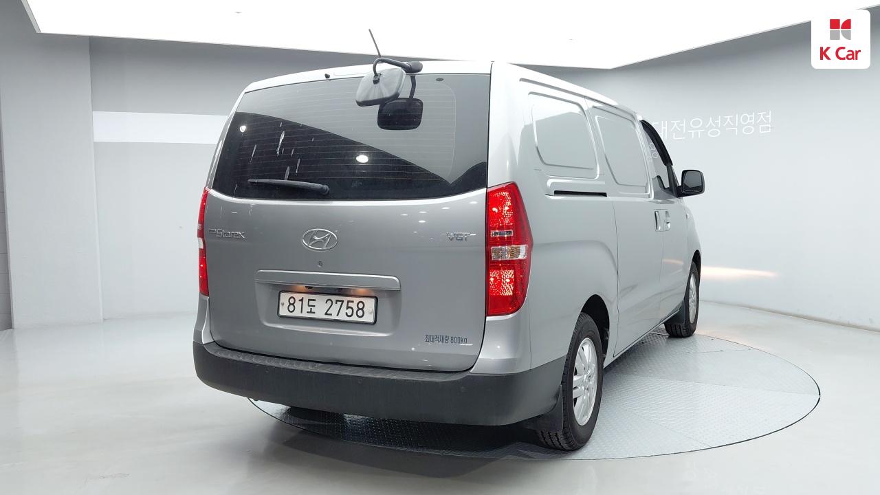 HYUNDAI The New Grand Starex 3-Seater Diesel Van
