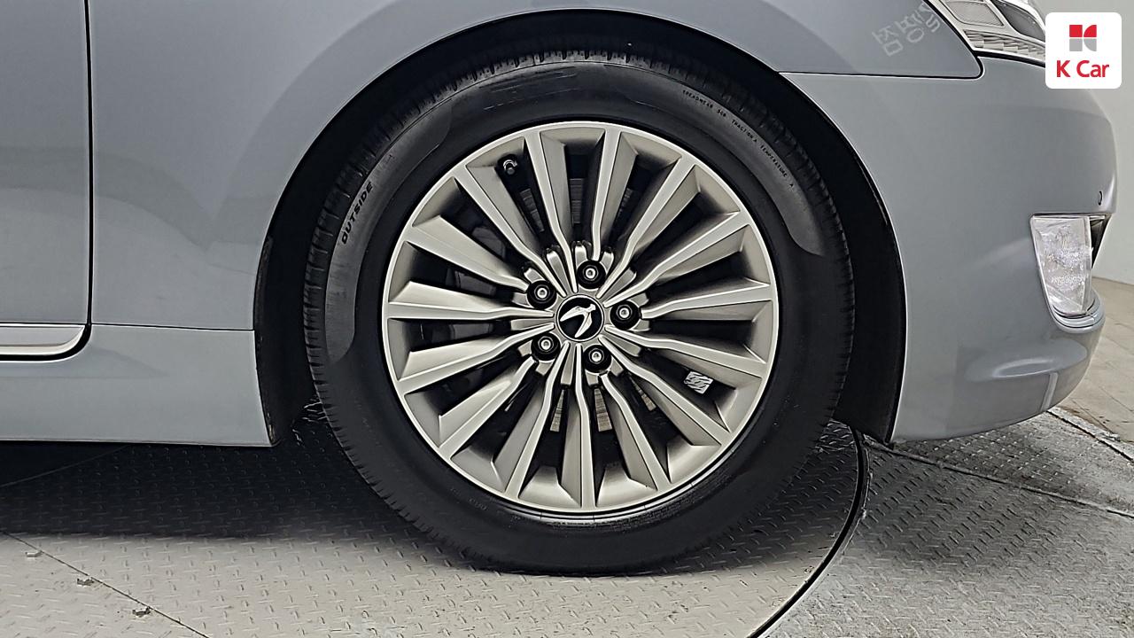 HYUNDAI Ecuus (New Model) VS380