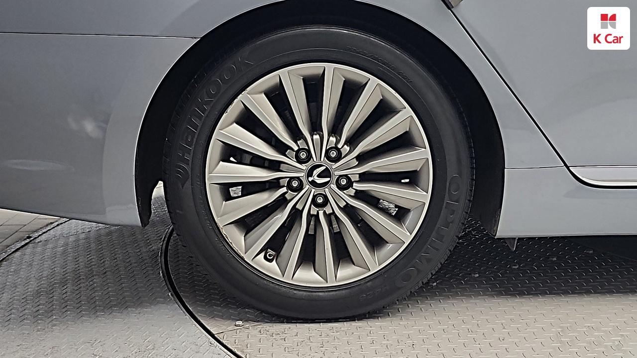 HYUNDAI Ecuus (New Model) VS380