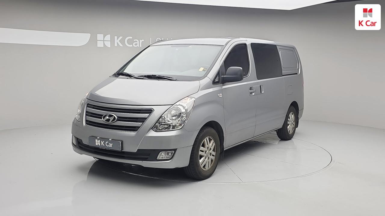 HYUNDAI Grand Starex 5-Seater Diesel Van