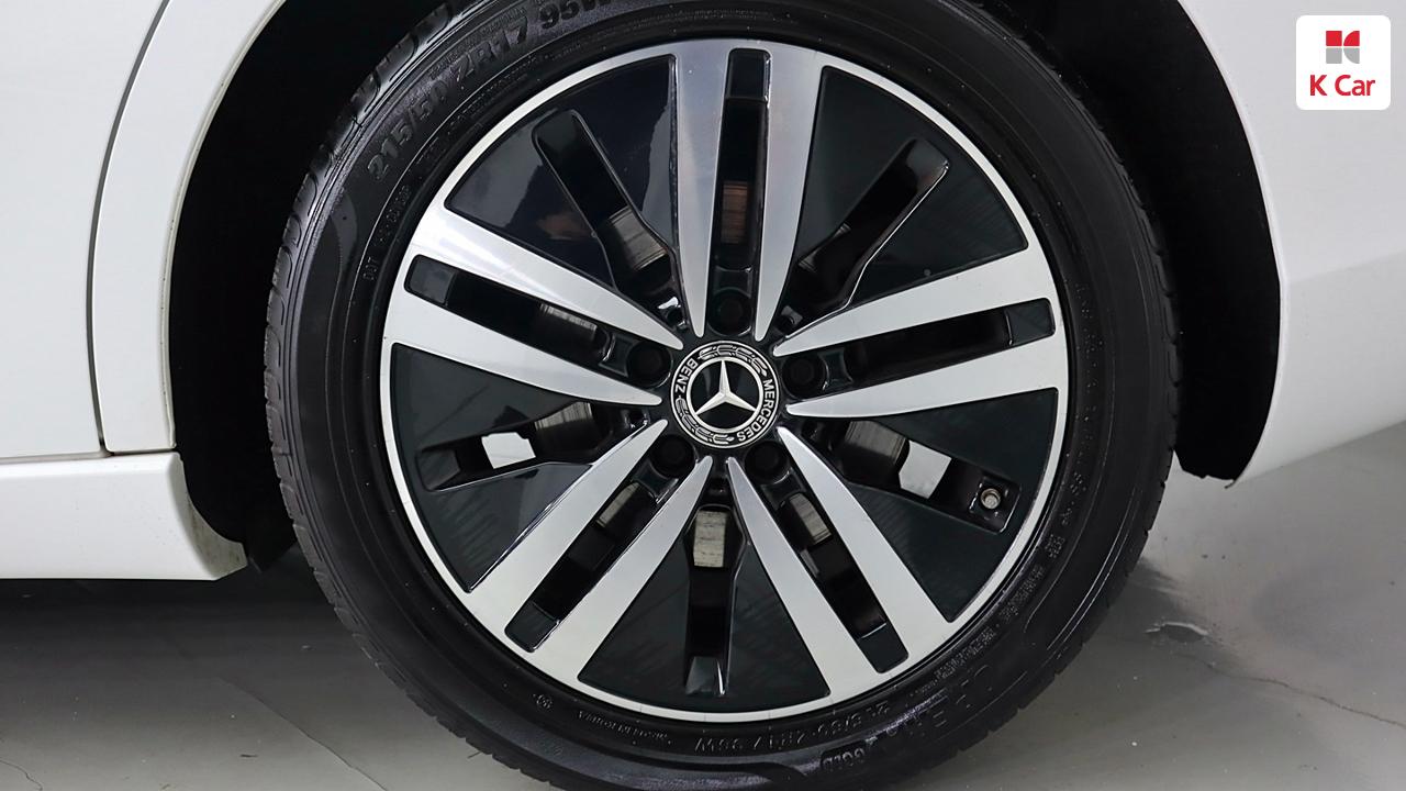 BENZ A-Class (4th Generation) A220 Sedan