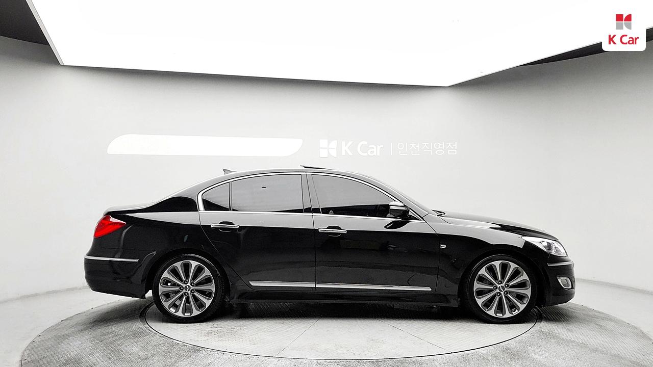 HYUNDAI Genesis BH 330