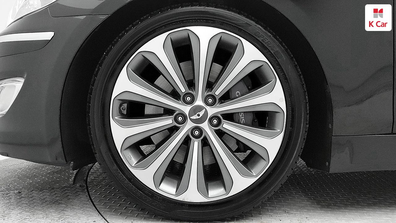 HYUNDAI Genesis BH 330