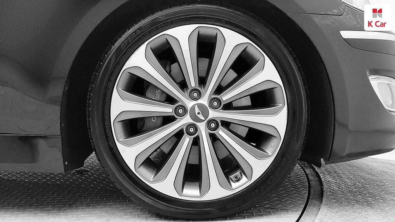 HYUNDAI Genesis BH 330