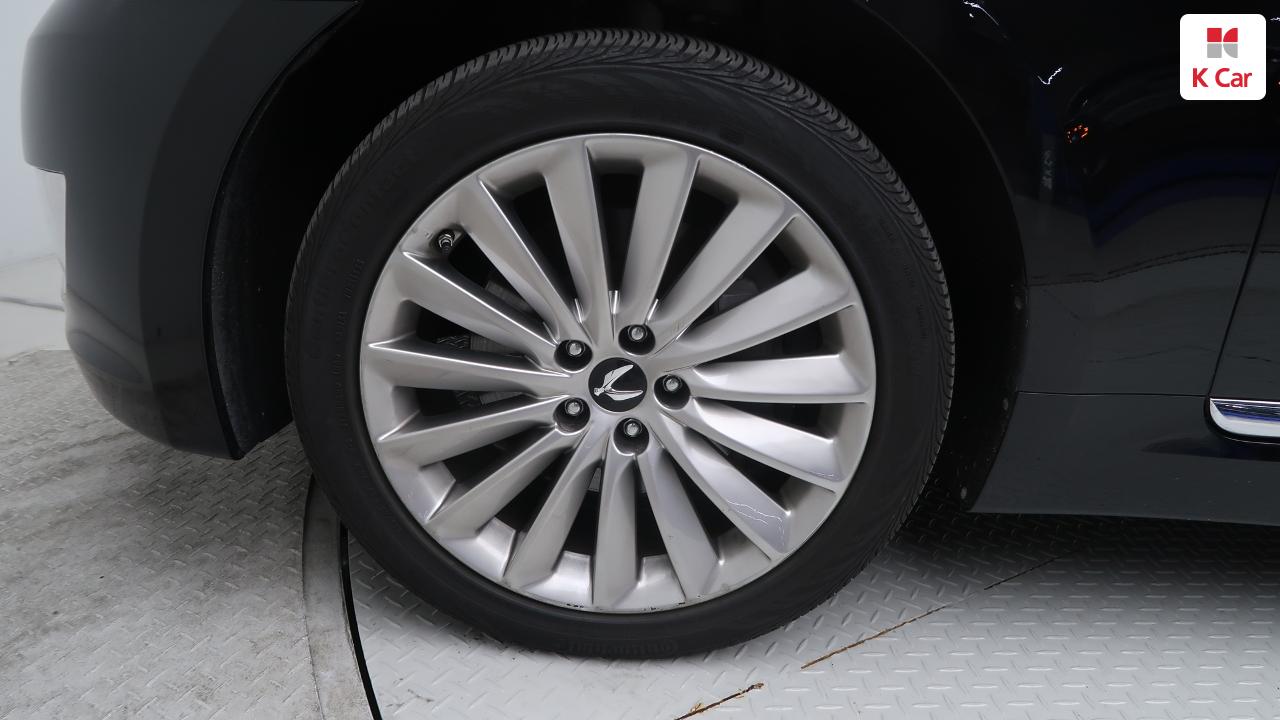 HYUNDAI Ecuus (New Model) VS380