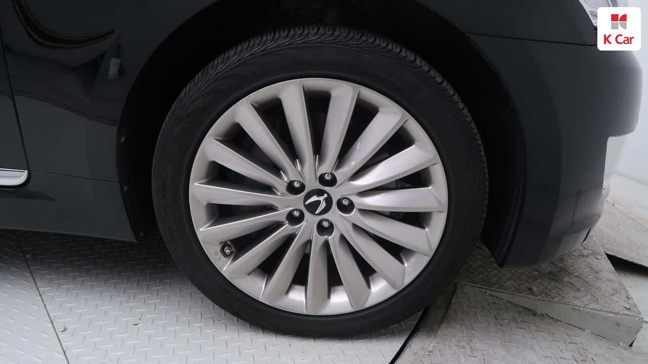 HYUNDAI Ecuus (New Model) VS380