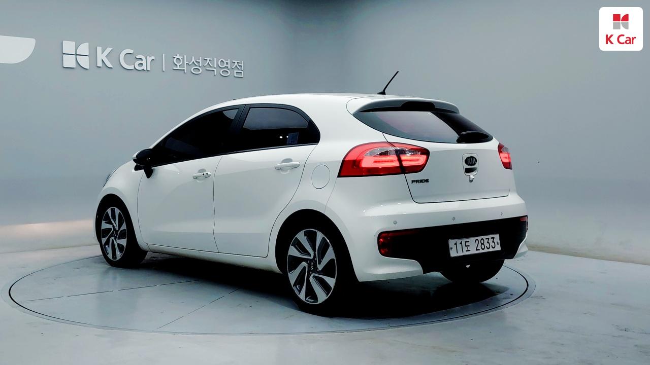 기아 더 뉴 프라이드 5DR 1.6 GDI 럭셔리