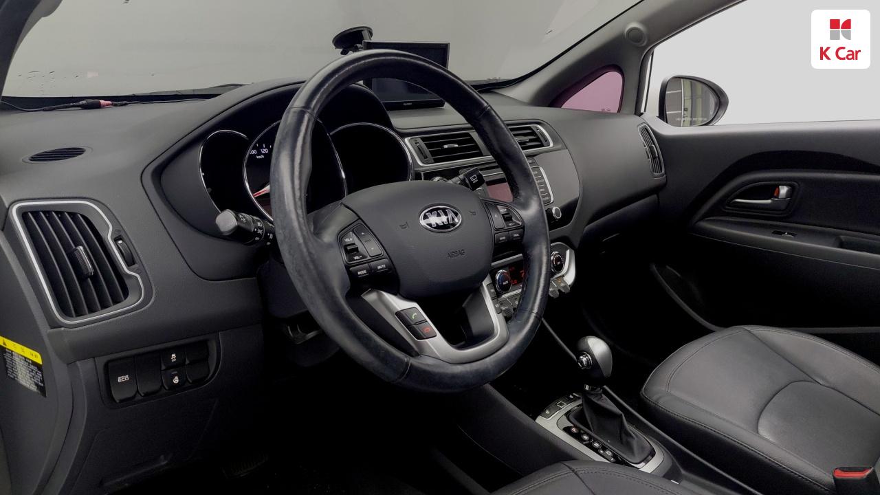 기아 더 뉴 프라이드 5DR 1.6 GDI 럭셔리