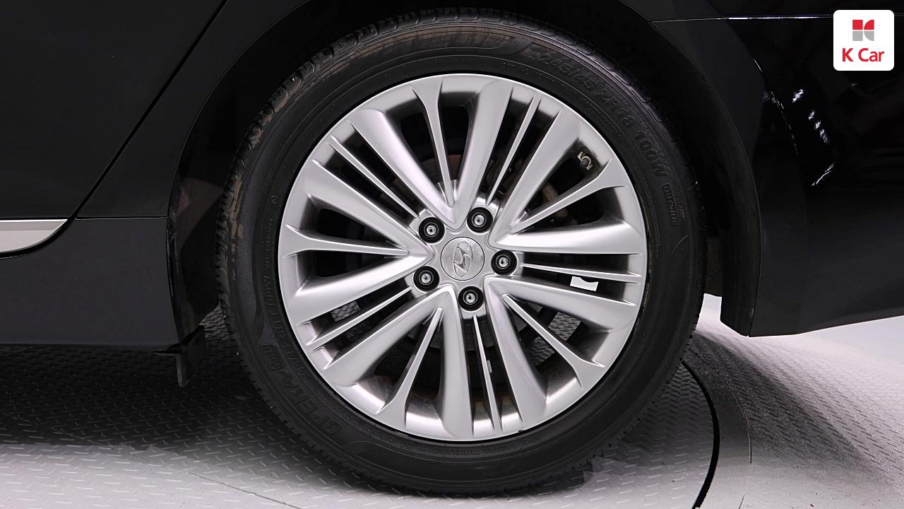 HYUNDAI Aslan G300
