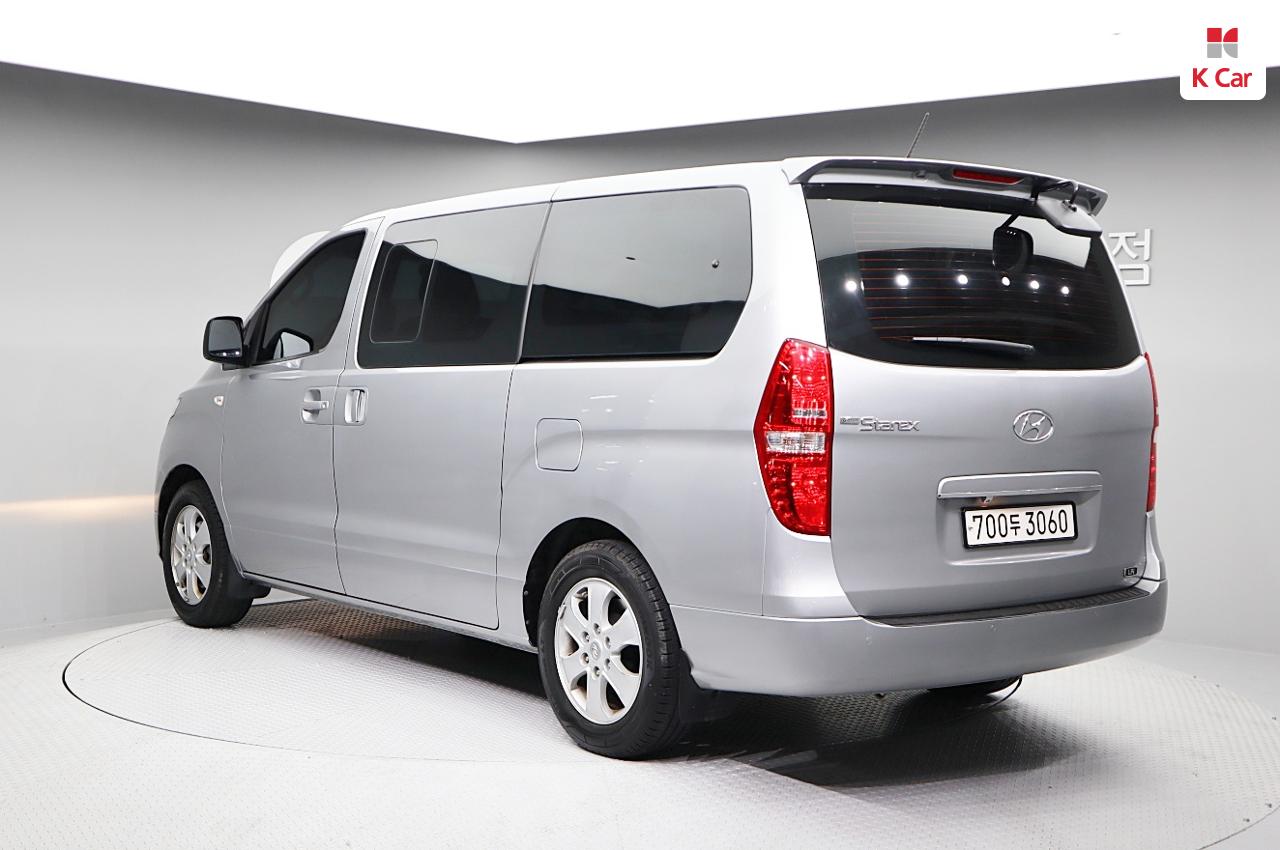 HYUNDAI The New Grand Starex 12-Seater LPi