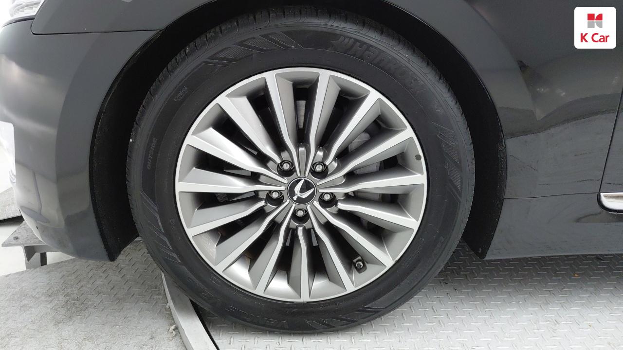 HYUNDAI Ecuus (New Model) VS380