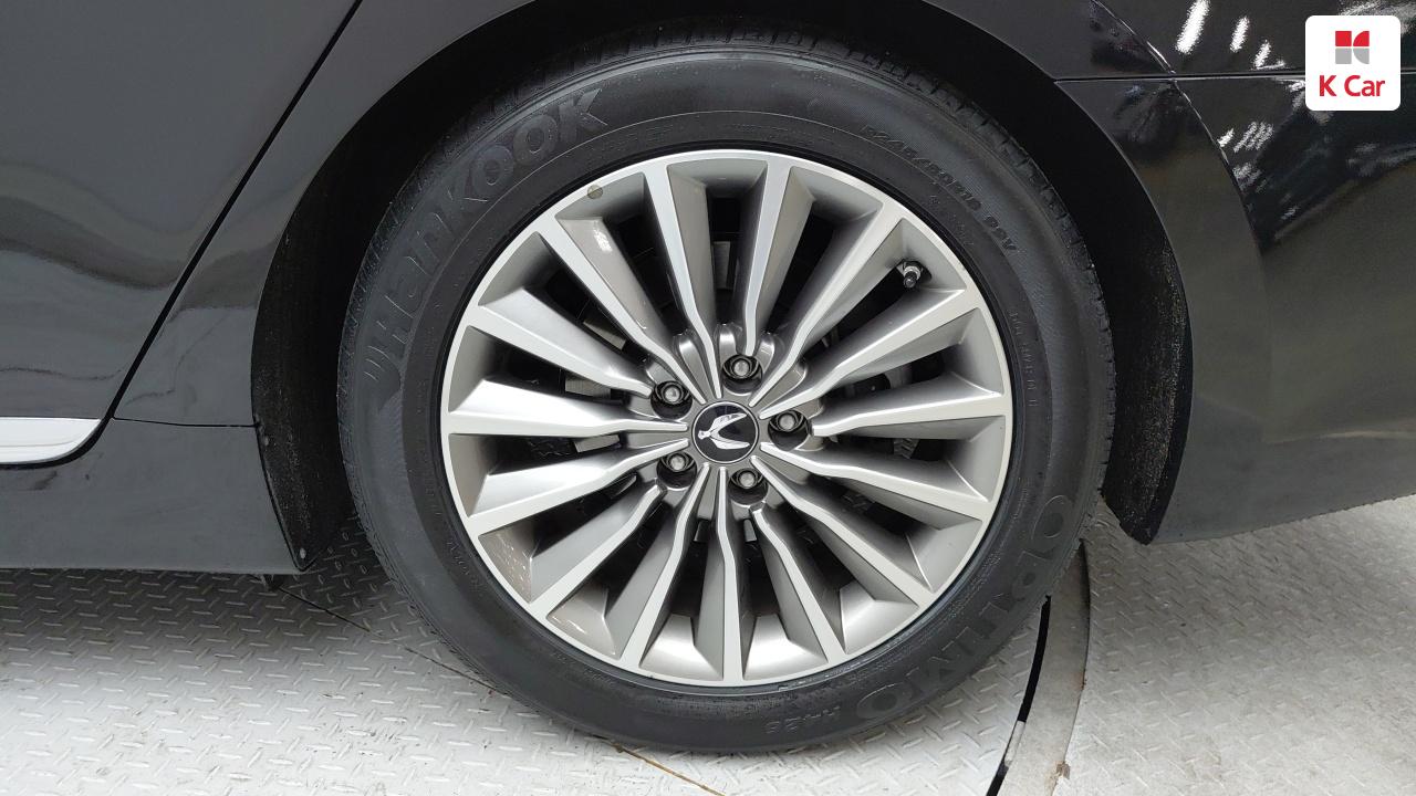 HYUNDAI Ecuus (New Model) VS380