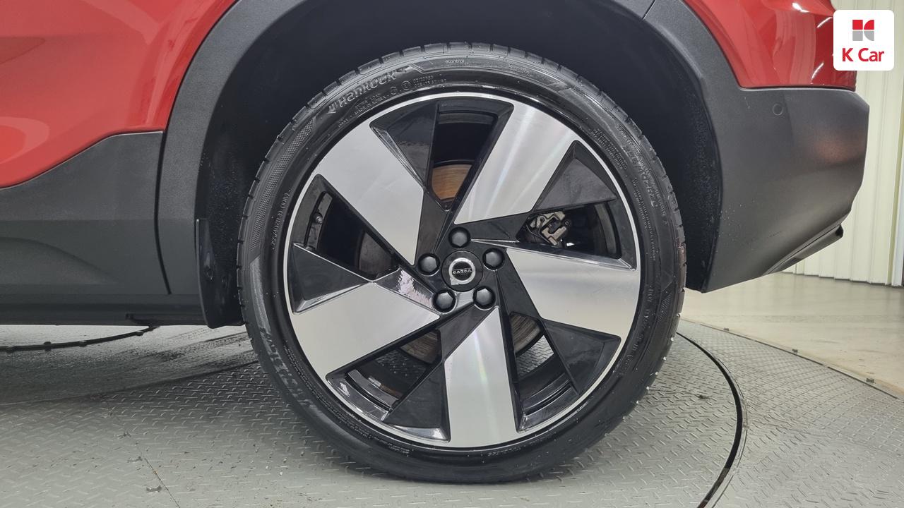 VOLVO C40 Recharge AWD