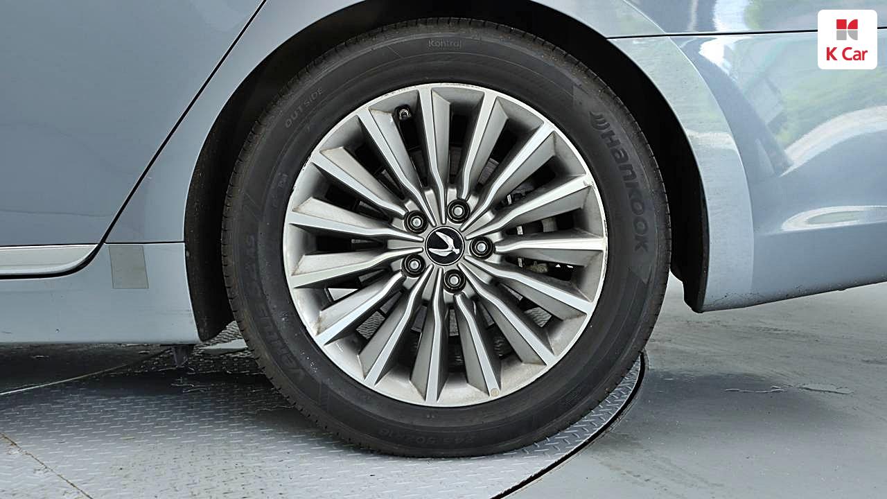 HYUNDAI Ecuus (New Model) VS380