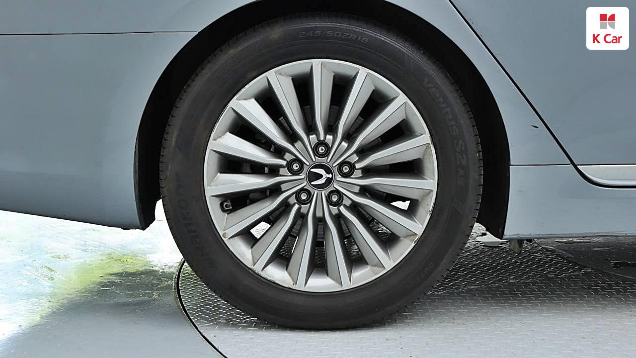 HYUNDAI Ecuus (New Model) VS380