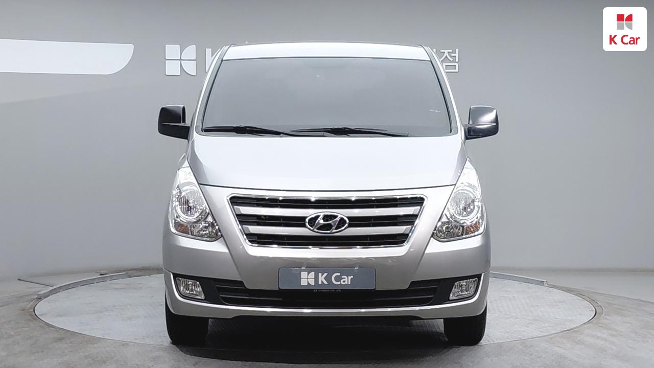 HYUNDAI Grand Starex 12-Seater Diesel