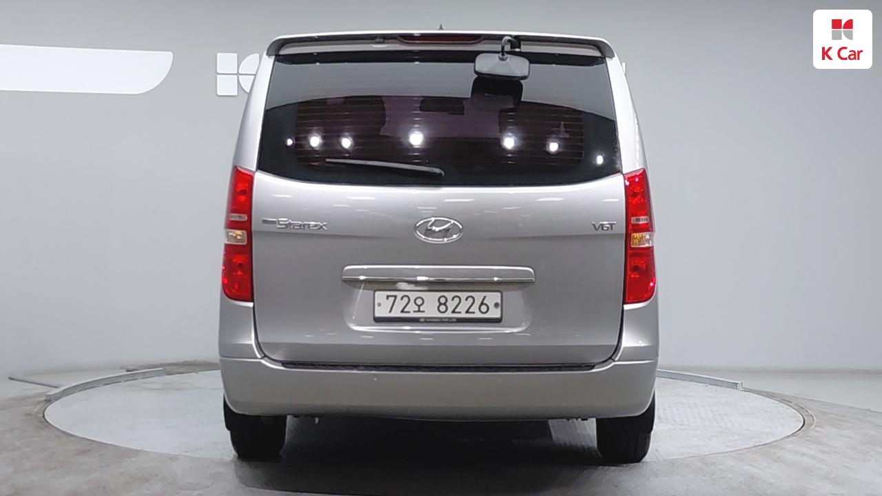HYUNDAI Grand Starex 12-Seater Diesel