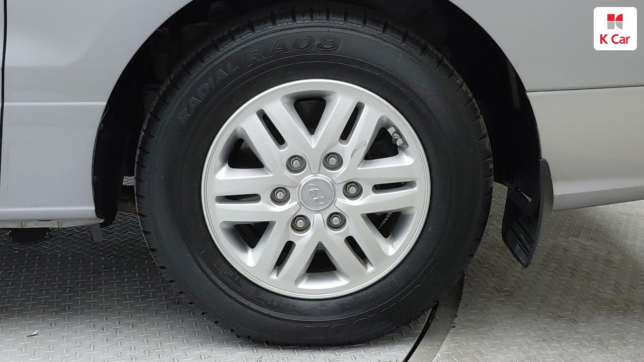 HYUNDAI Grand Starex 12-Seater Diesel