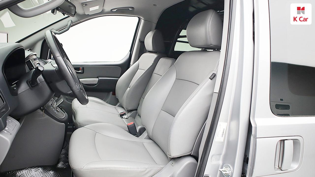 HYUNDAI The New Grand Starex 3-Seater Diesel Van