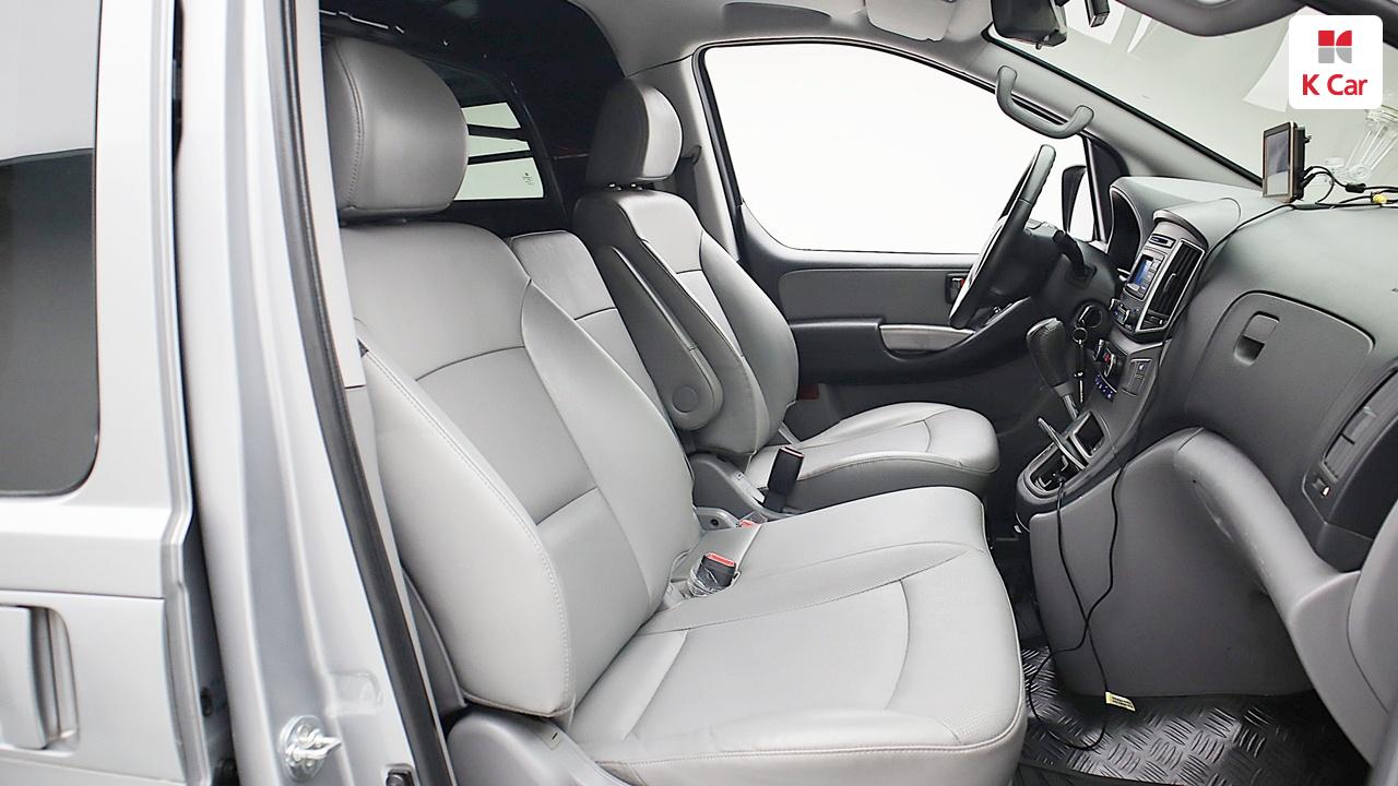 HYUNDAI The New Grand Starex 3-Seater Diesel Van