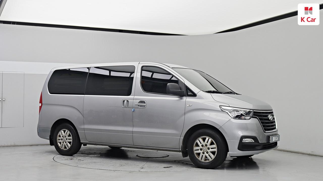 HYUNDAI The New Grand Starex 3-Seater Diesel Van