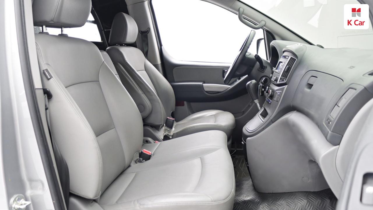 HYUNDAI The New Grand Starex 3-Seater Diesel Van