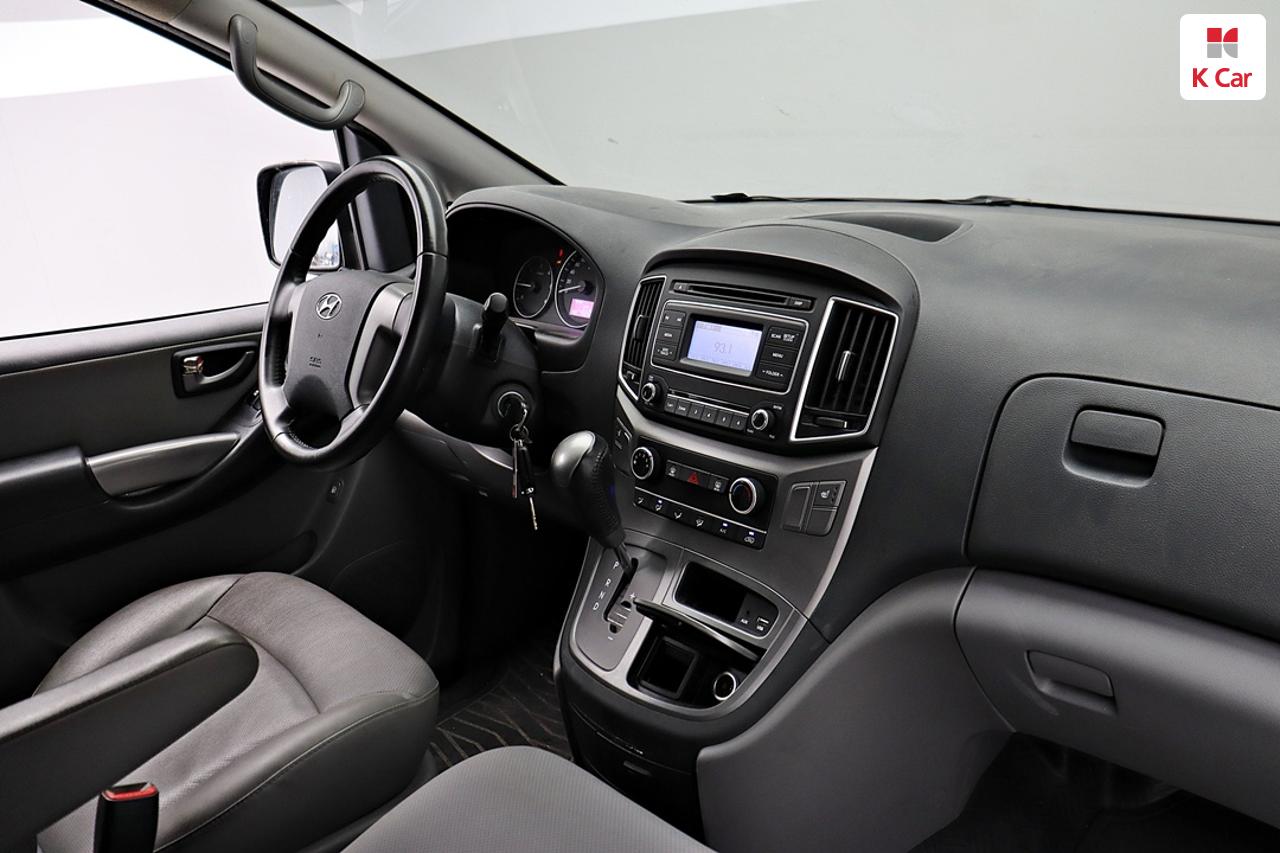 HYUNDAI The New Grand Starex 3-Seater Diesel Van