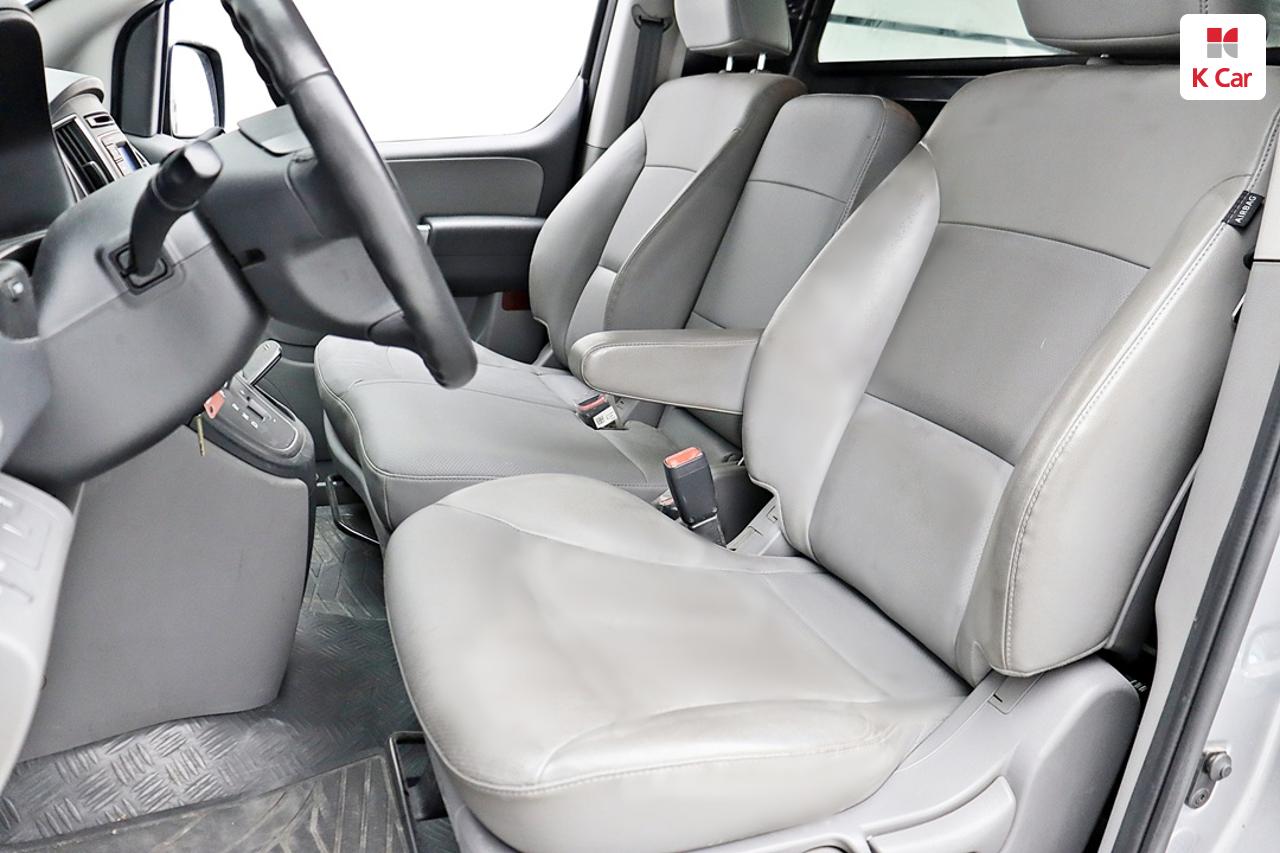 HYUNDAI The New Grand Starex 3-Seater Diesel Van