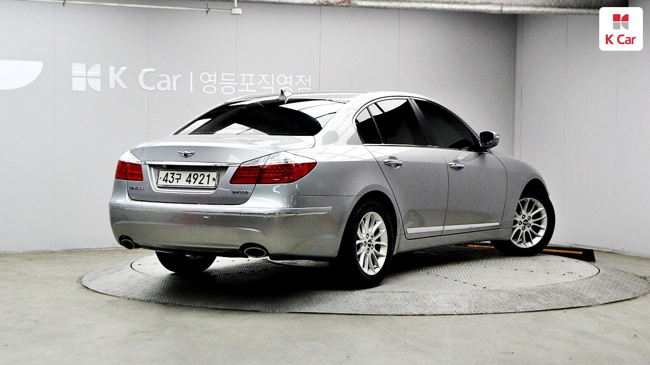 HYUNDAI Genesis BH 330