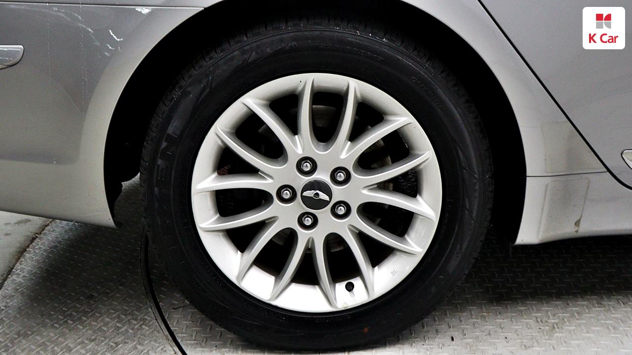 HYUNDAI Genesis BH 330
