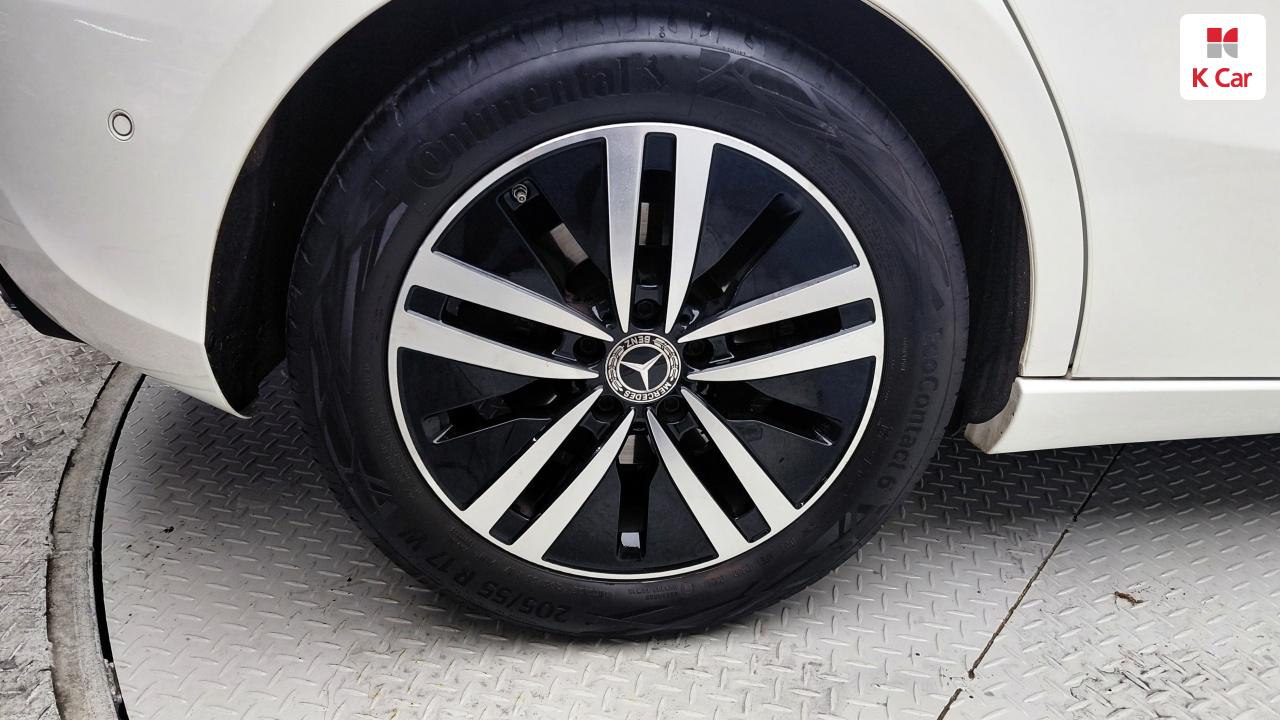 벤츠 A-클래스 W177 가솔린 2WD A220 해치백