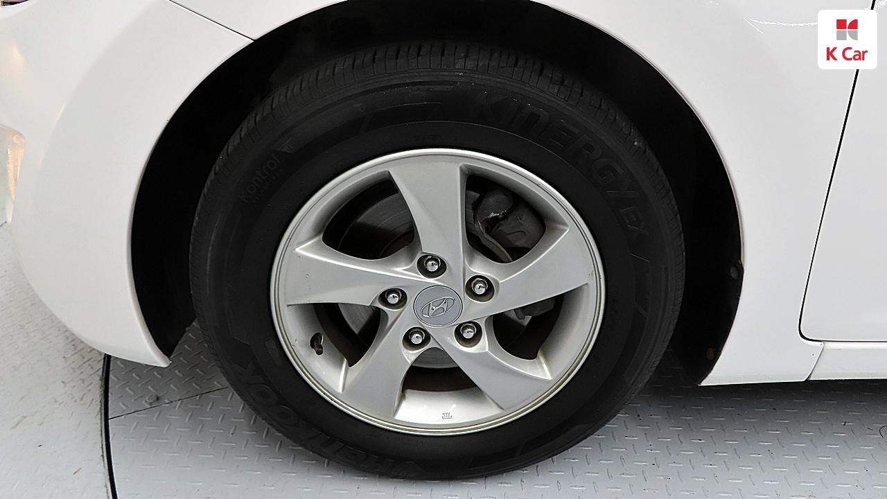 HYUNDAI Avante MD M16 GDi