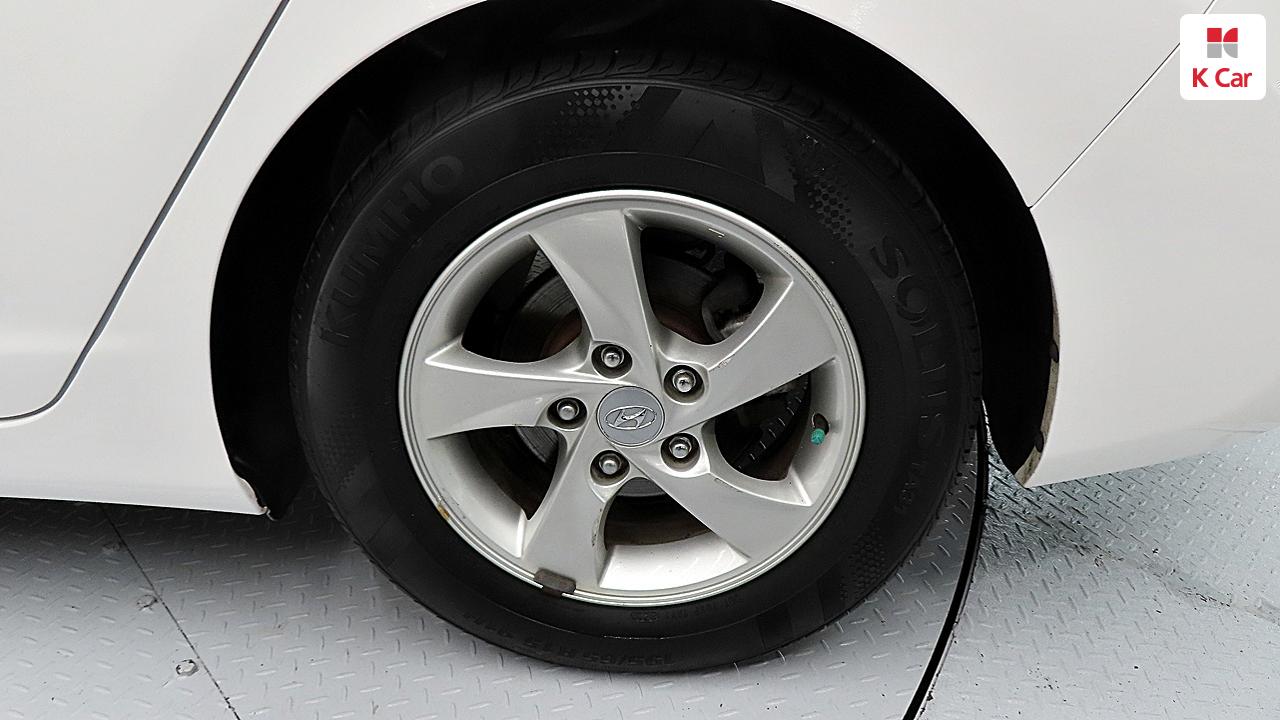 HYUNDAI Avante MD M16 GDi