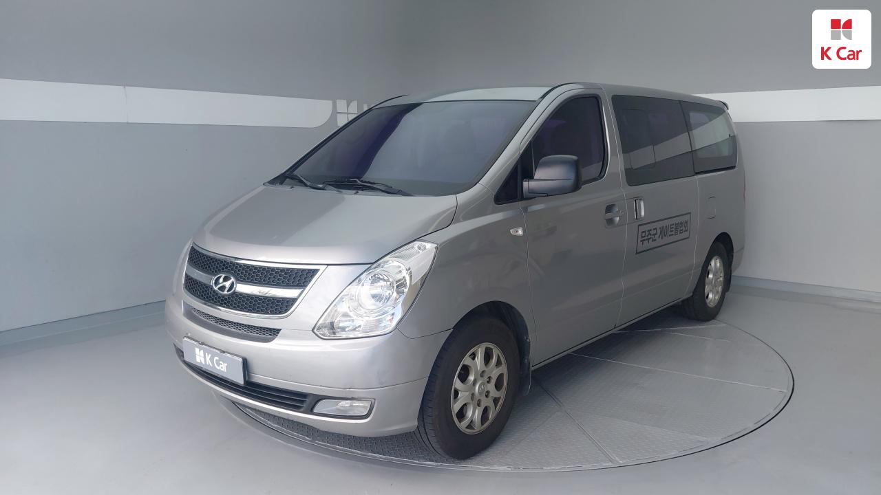 HYUNDAI Grand Starex 12-Seater Diesel