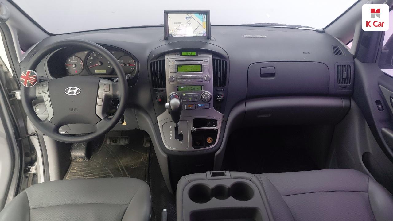 HYUNDAI Grand Starex 12-Seater Diesel