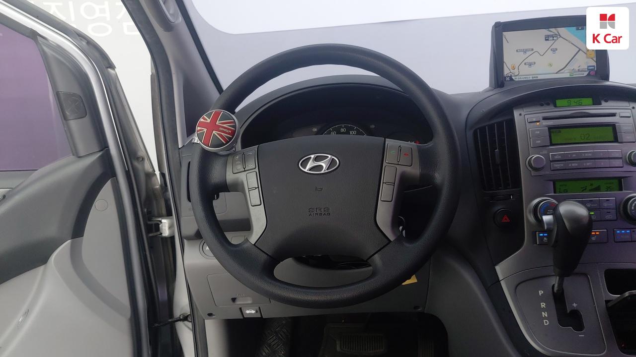 HYUNDAI Grand Starex 12-Seater Diesel