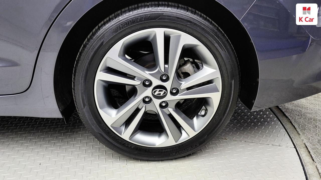 HYUNDAI Avante AD 1.6 GDI
