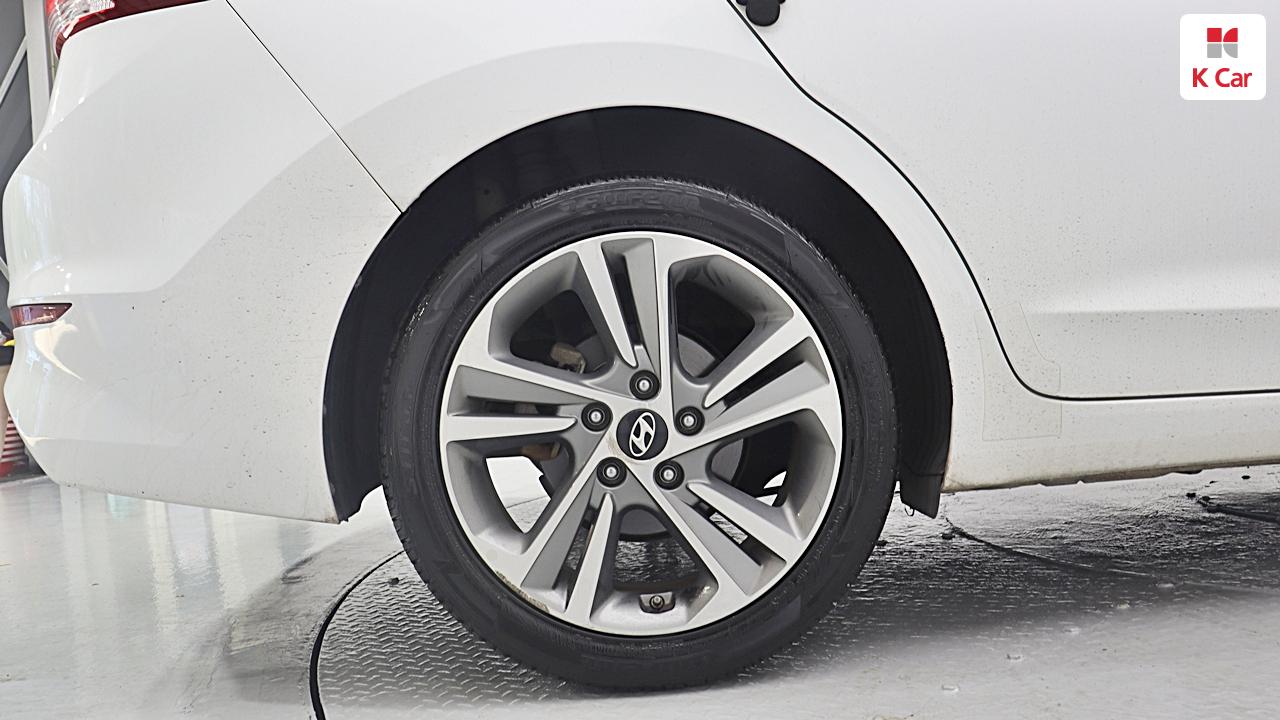 HYUNDAI Avante AD 1.6 GDI